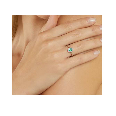 Anello di fidanzamento Cluster in Oro Bianco 18ct con smeraldo ovale 0.45ct e diamanti brillanti 0.18ct GVS1
