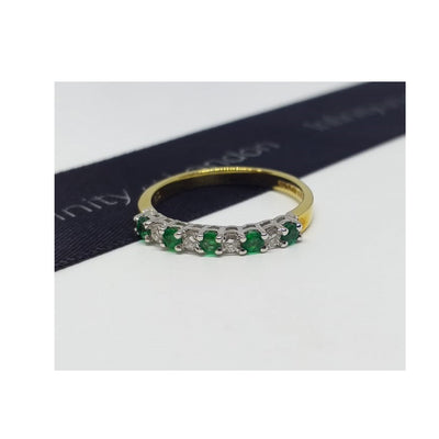 Anello Riviera in Oro Bianco ed Oro Giallo 18ct con Smeraldi Verdi e Diamanti Brillanti