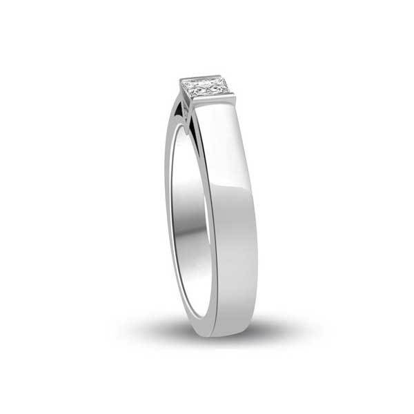 Anello di fidanzamento solitario con diamante in Platino - R172