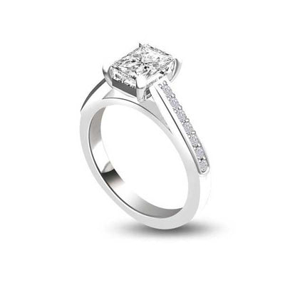 Anello di fidanzamento Solitario Composto con Diamanti sul Gambo in Oro Bianco 18ct - R276